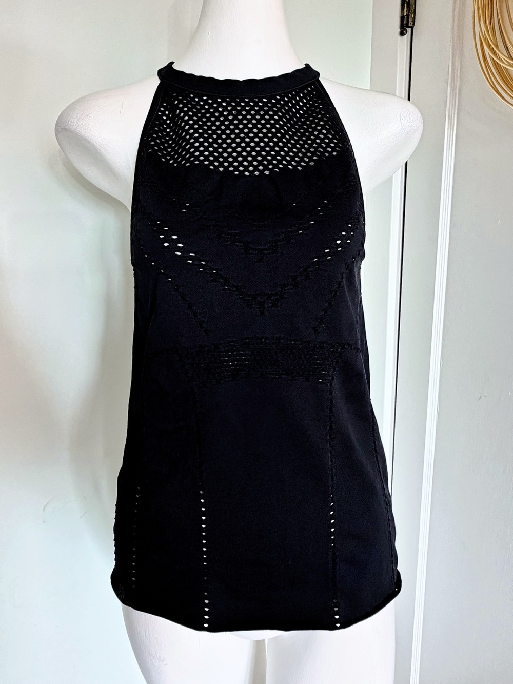 Athleta Black Seamless Mesh High Neck Racerback Workout Tank Top Size Medium